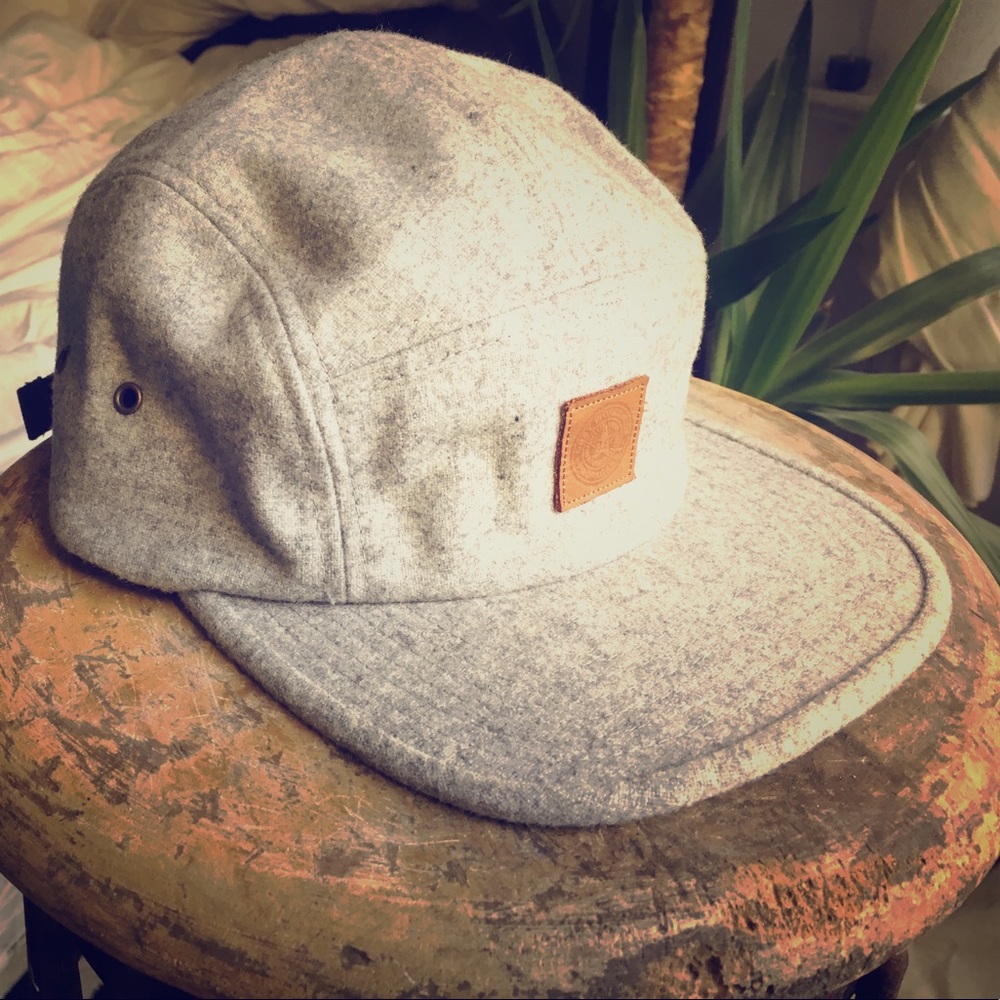 Obey- 5 panel hat
