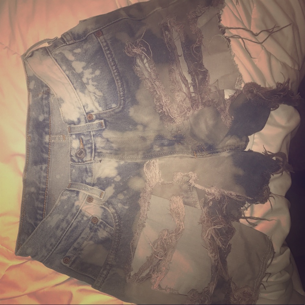 Extra Distressed Customized Highwaist Shorts