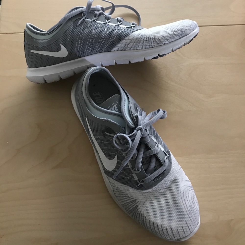 Women's Nike Training Shoe white and gray