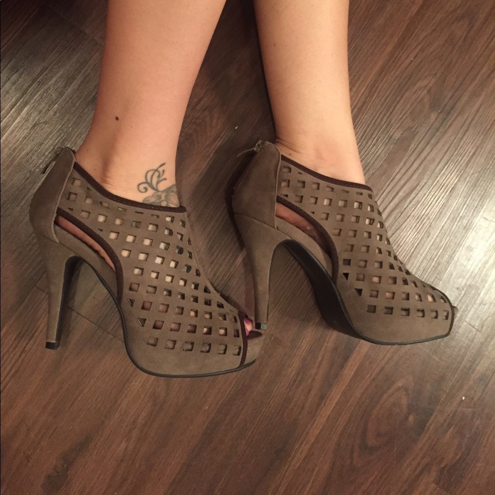 ⭐️BRAND NEW!!!! ⭐️ LOWERED PRICE Rampage Heels!