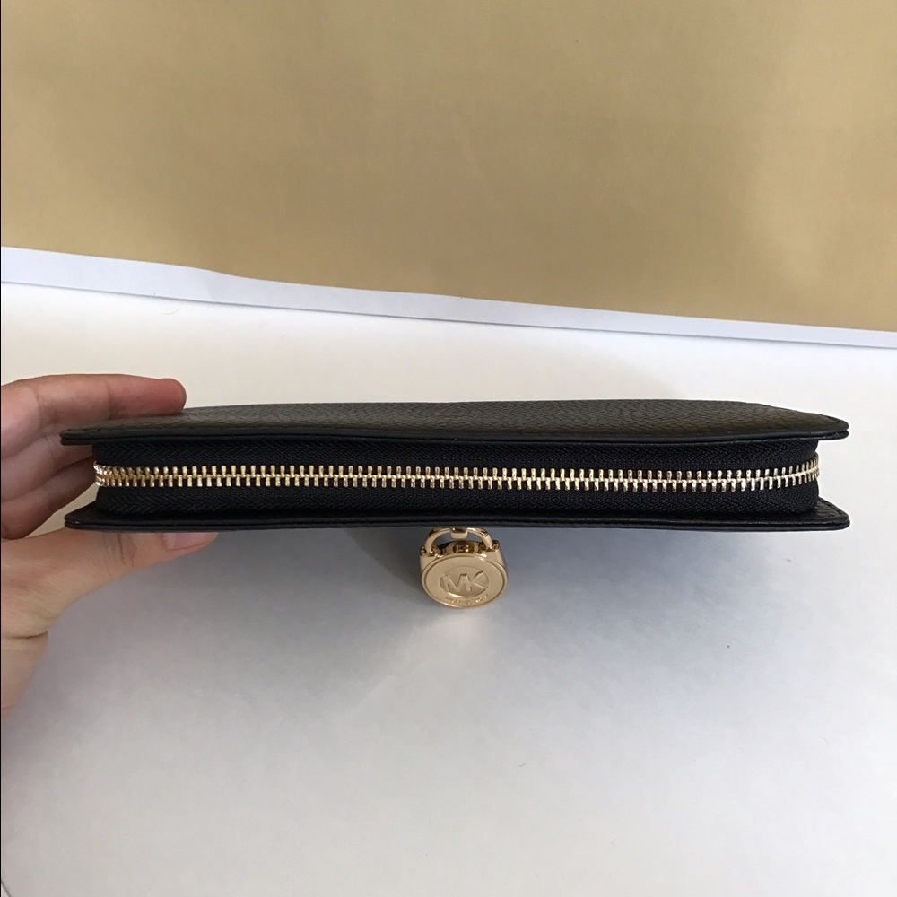 ❤Michael Kors Hamilton Wallet❤ - Picture 2 of 4