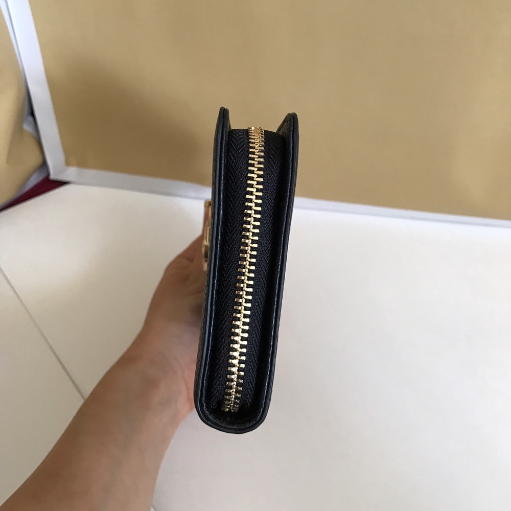 ❤Michael Kors Hamilton Wallet❤ - Picture 4 of 4