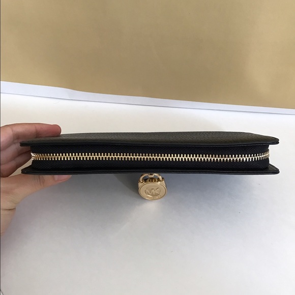 ❤Michael Kors Hamilton Wallet❤ - Picture 2 of 4