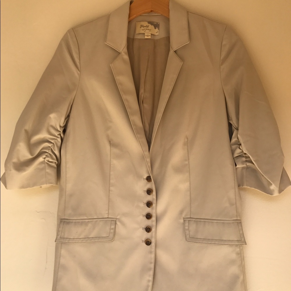 Elizabeth and James Blazer size 2