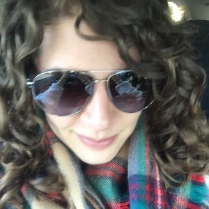 Meet your Posher, Sarah