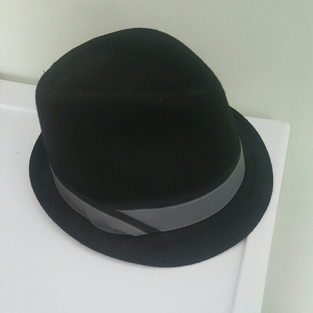 Black nine West hat