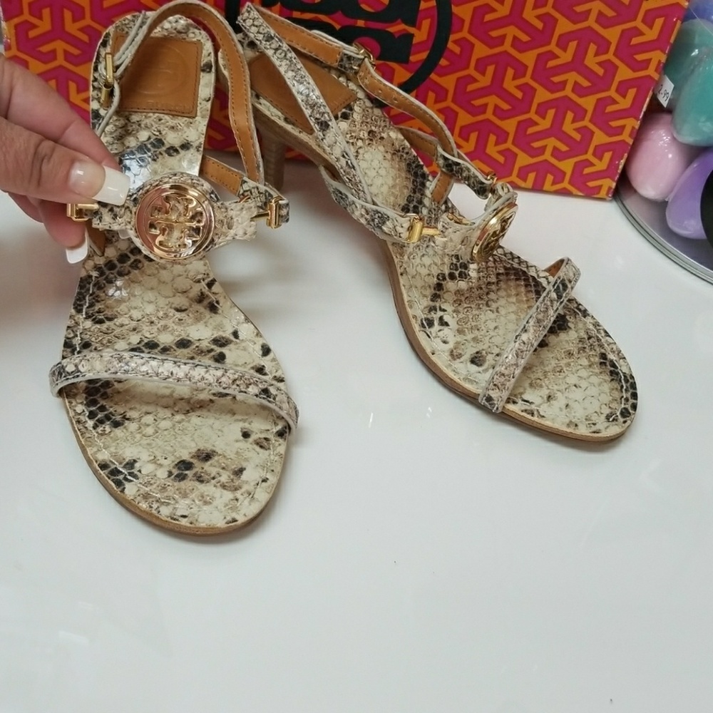 Authentic tory Burch strappy sandals