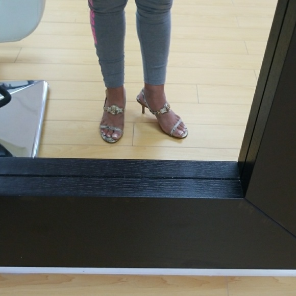 Authentic tory Burch strappy sandals - Picture 6 of 6