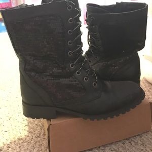 Women's combat boots, only worn 4 times