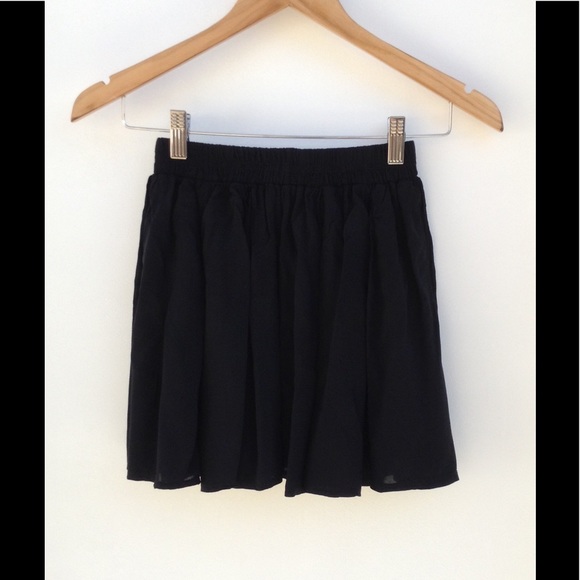 Brandy Melville Dresses & Skirts - 🌵Brandy Melville 🌵Skirt