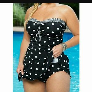 Really Cute Retro Polka Dot Tankini