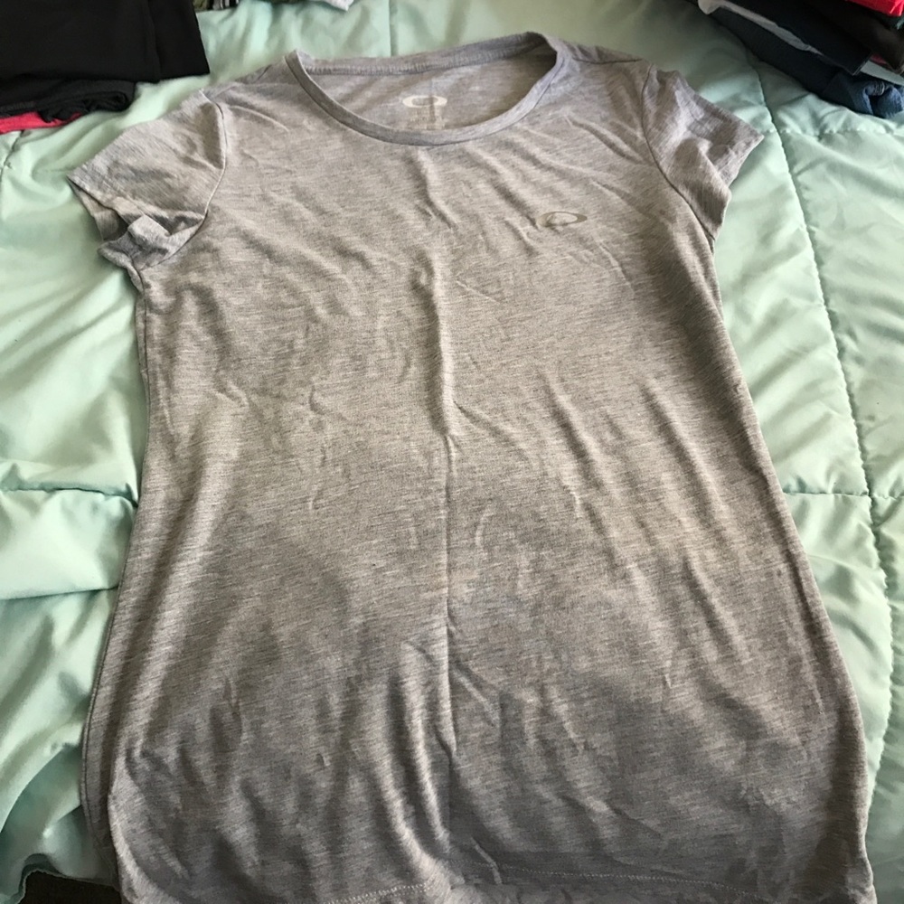 Oakley t-shirt