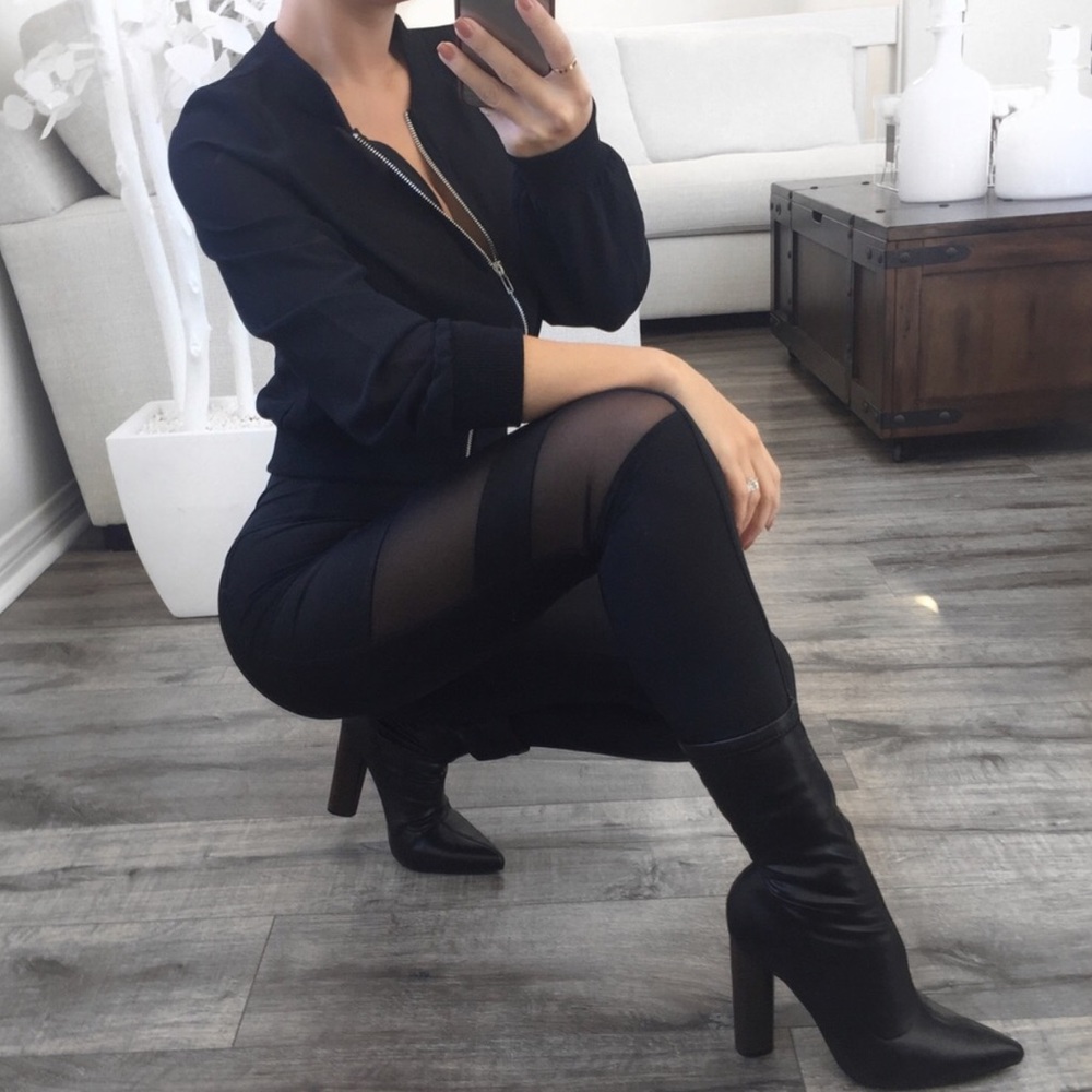 High waisted black leggings
