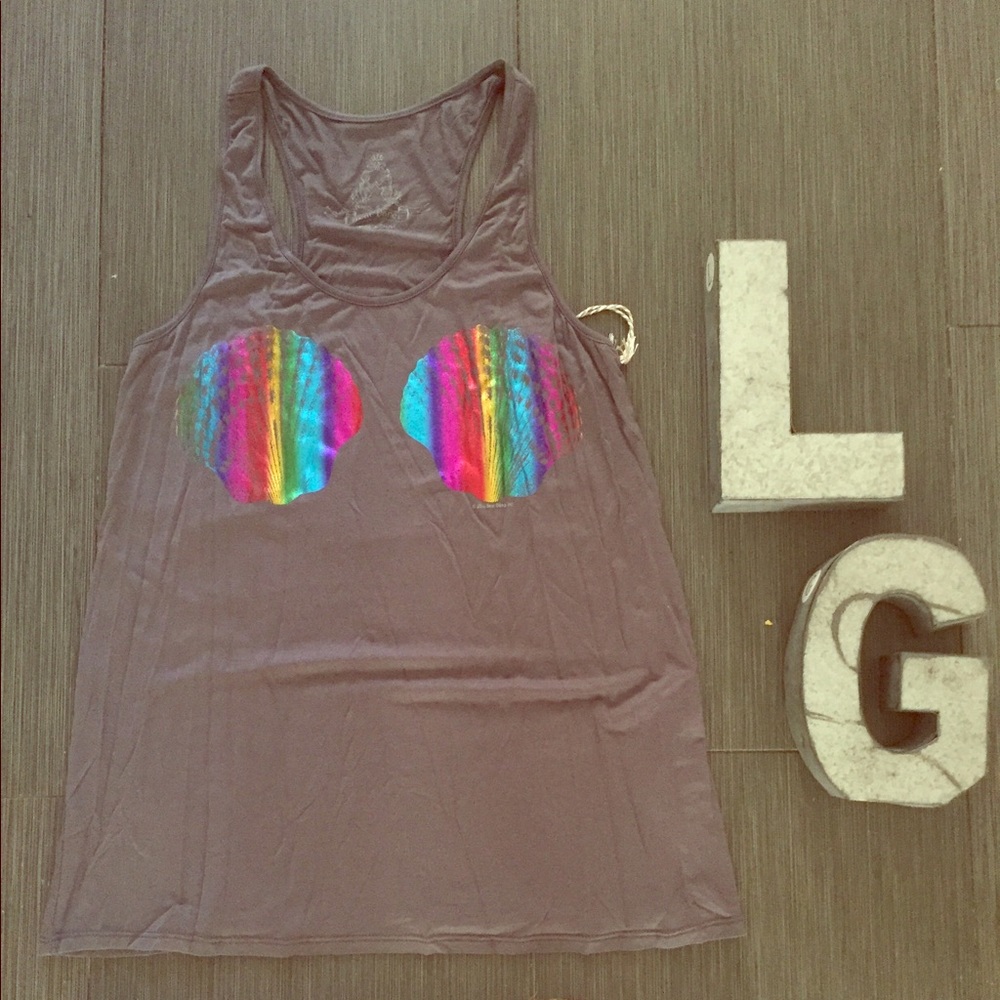 Shell graphic tank