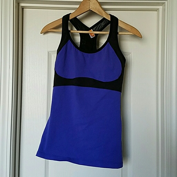 Lucy Racer back Athletic Tank Built in bra - Picture 2 of 3