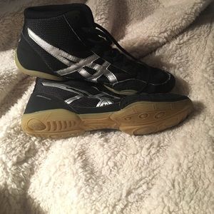 Wrestling shoes minimal use.