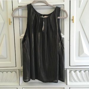 Metallic gold and black top✨