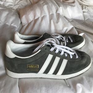 NEVER WORN adidas gazelle shoes