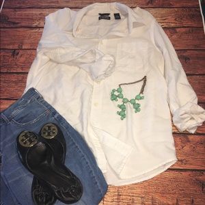 White Oxford Size XL (Women's)