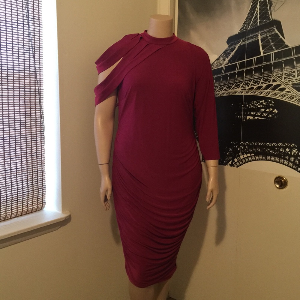 Dahlia Ruched Dress in Magenta