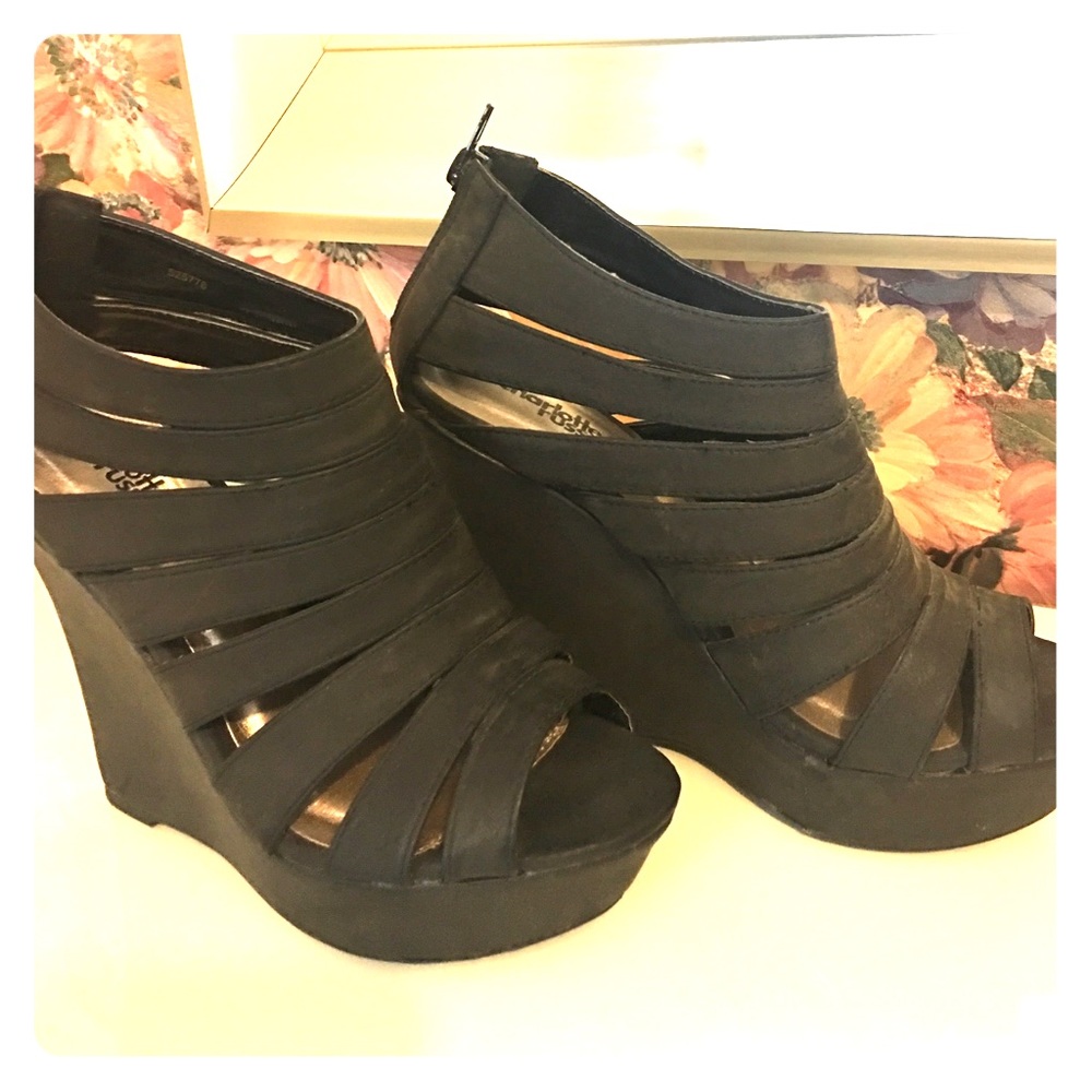 Black caged wedges!