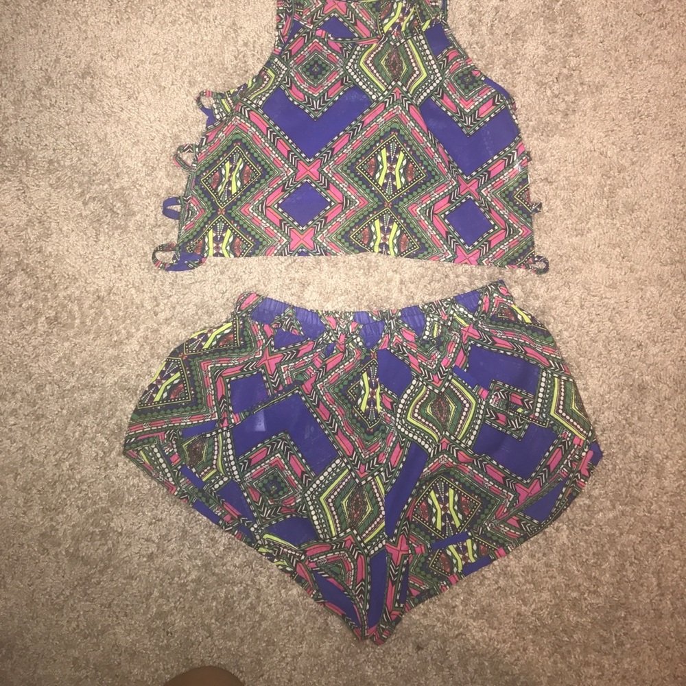 BRAND NEW AZTEC SET NEVER WORN