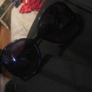 Tahari sunglasses