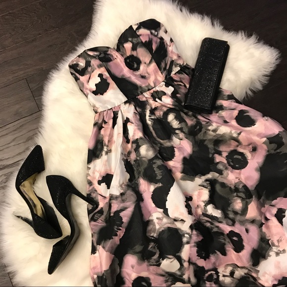 Flowing and flattering hi/low strapless dress! - Picture 2 of 2