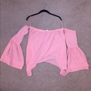 Off the shoulder// bell-sleeved top