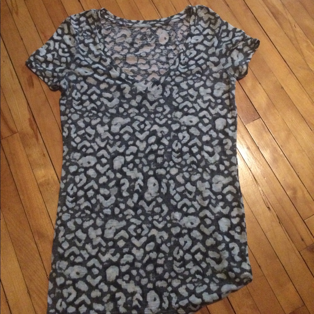 Cheetah print v neck