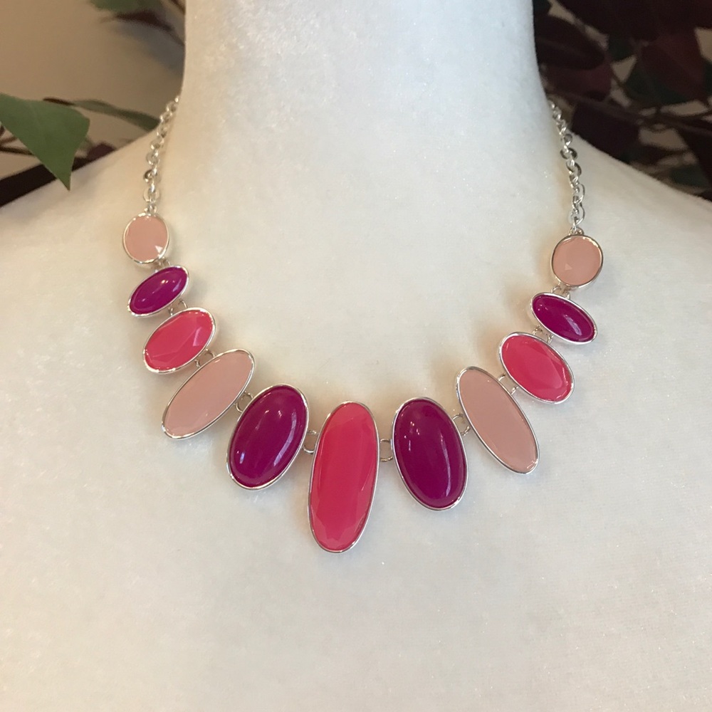 NWOT - Pretty Pinks Silver Necklace
