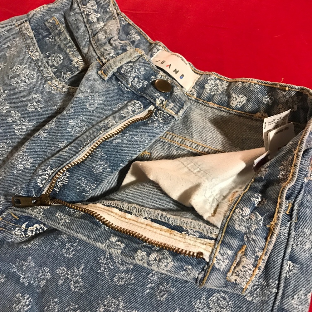 [american apparel] FLORAL HIGH WAISTED JEAN SHORTS