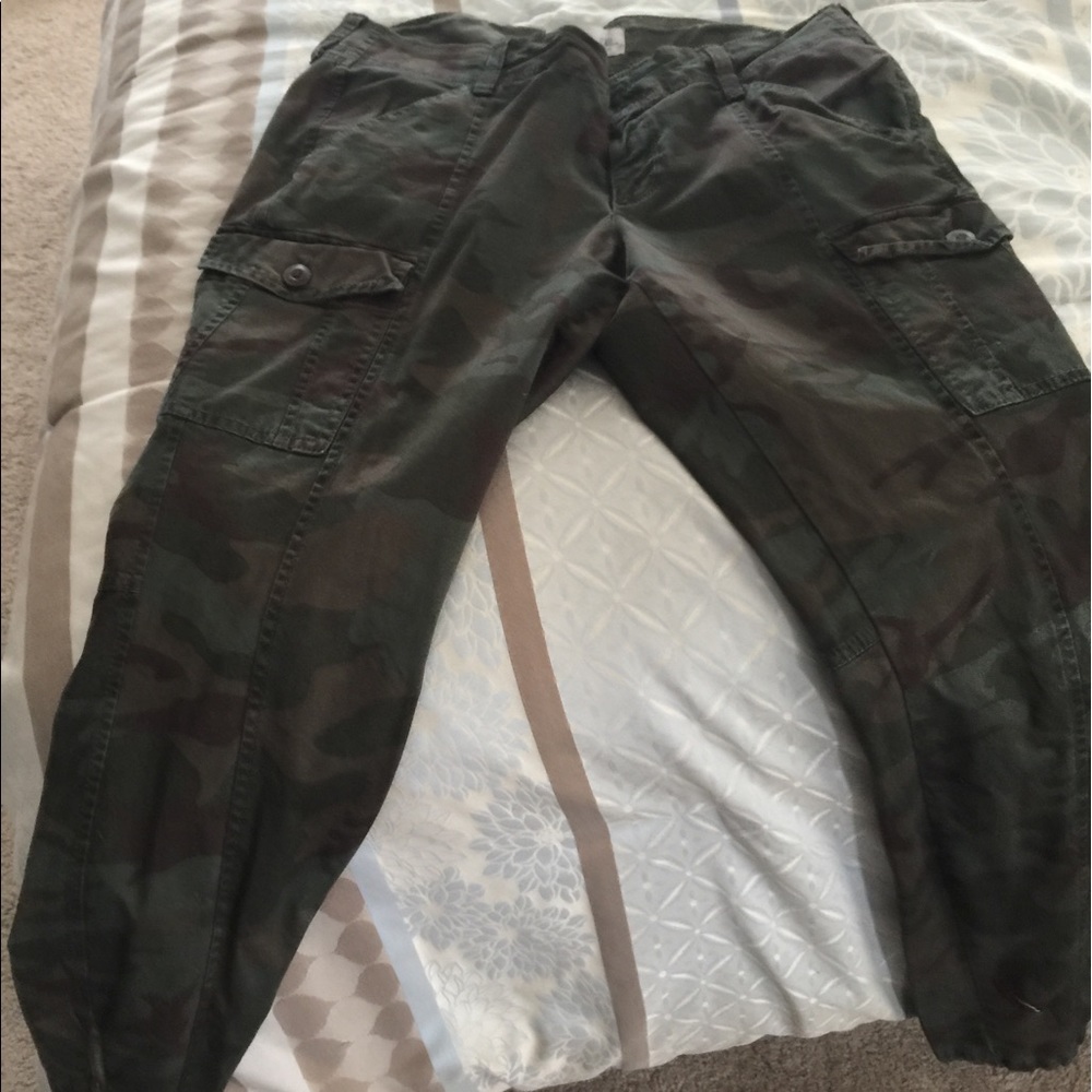 Cargo camo pant. Old navy