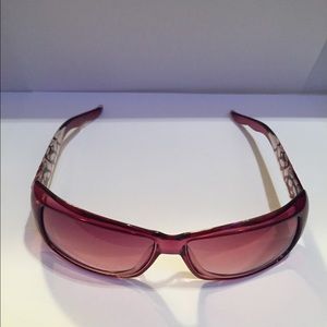 ❤ Oscar De La Renta Sunglasses ❤