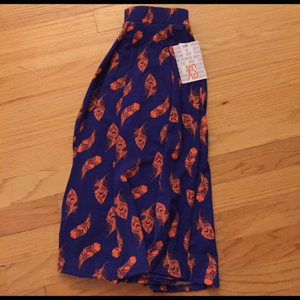 LulaRoe XS Madison Skirt- Feathers NWT
