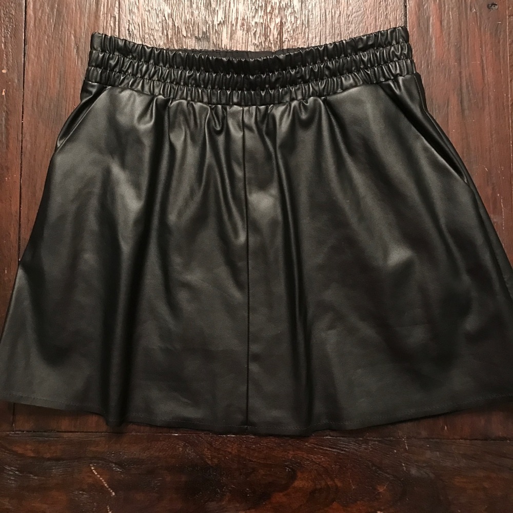 BCBG Maxazria Black Mini Skirt, size XS