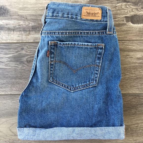 Levi's Pants - Levi's roll up shorts