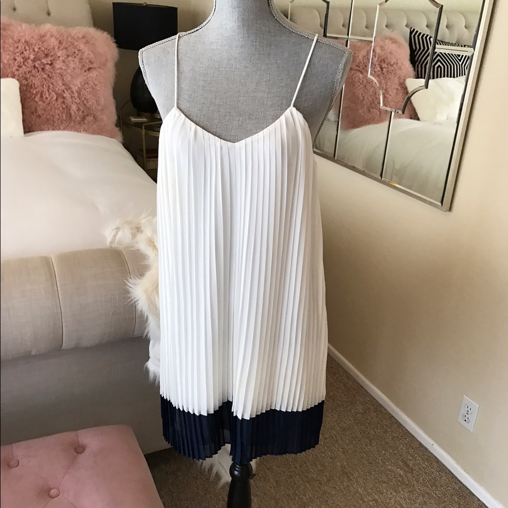 Small Very J Pleated White Dress with Navy Trim
