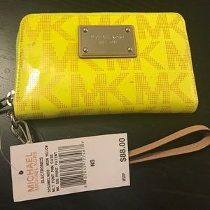Michael kors clutch