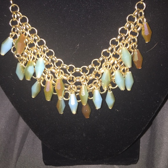 🌟B2G1F🌟 Iridescent blue and gold necklace - Picture 2 of 3