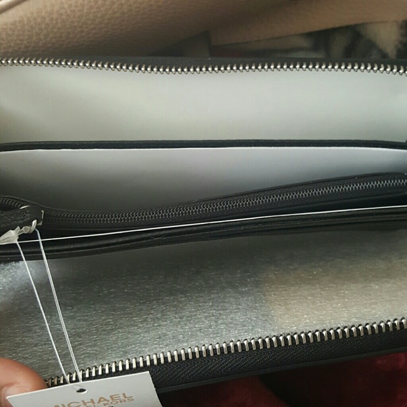 Wallet - Picture 2 of 4