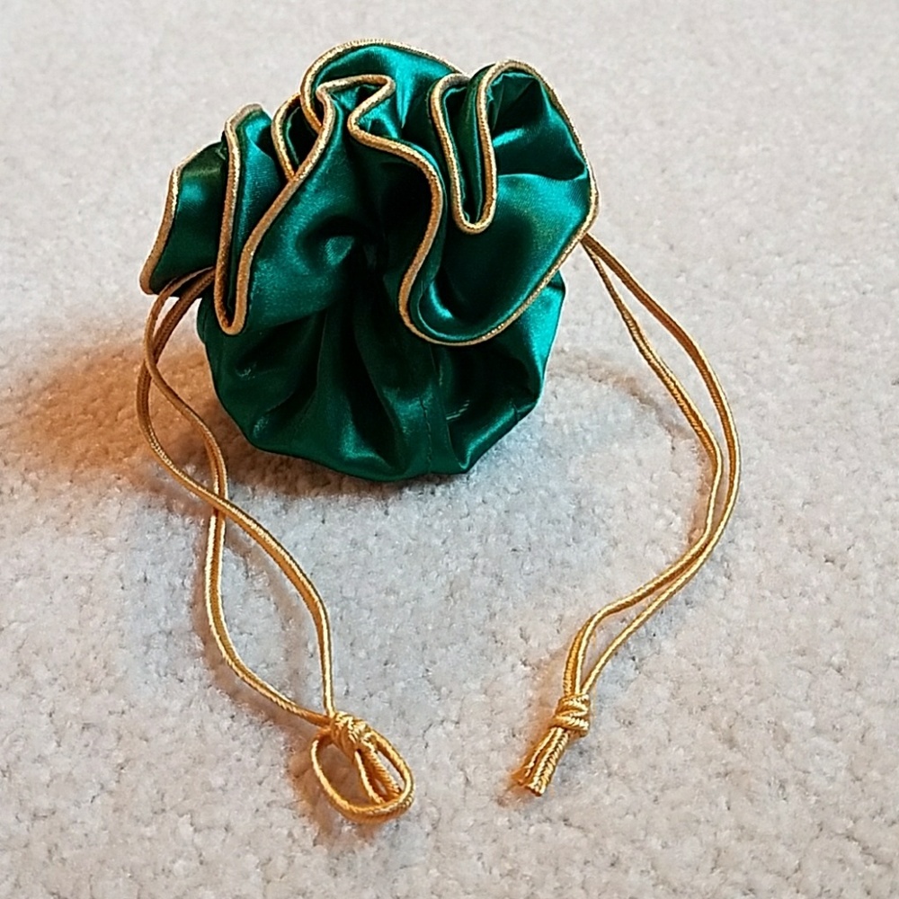 Drawstring Travel Jewelry holder - Picture 2 of 2