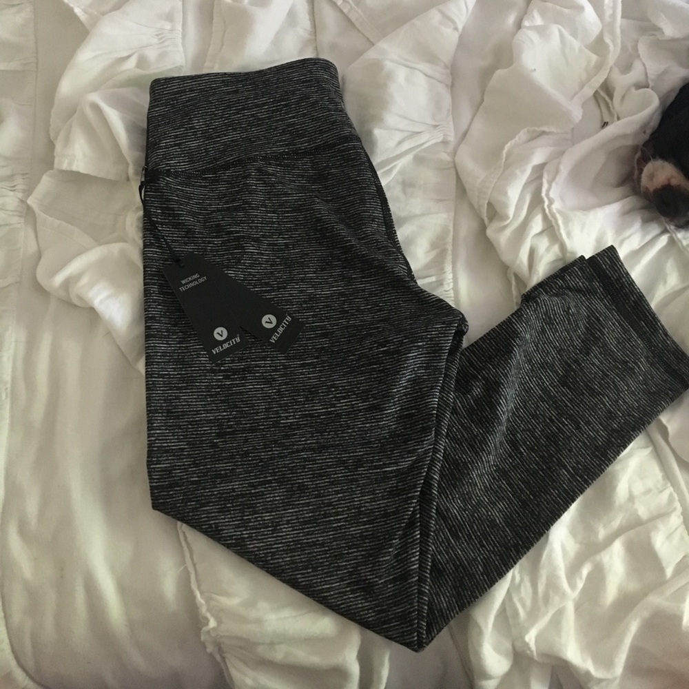 Velocity crop yoga/workout leggings