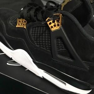 Jordan 4 Royalty