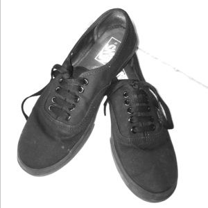 Black low-top vintage style vans