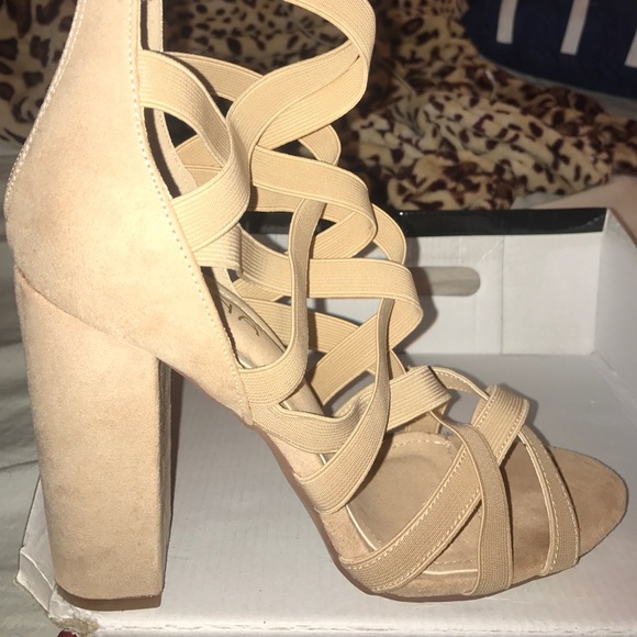 Nude heels!! - Picture 2 of 2