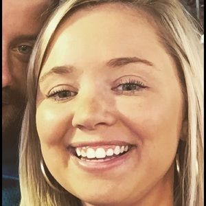 Meet your Posher, Holly