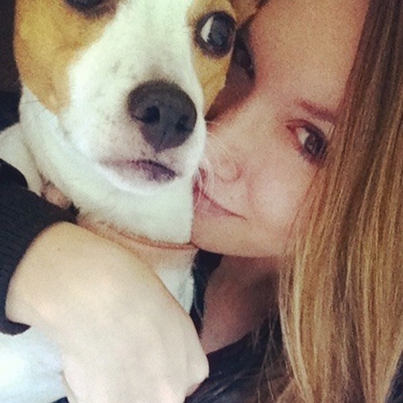 Meet your Posher, Caitlin - Picture 1 of 7