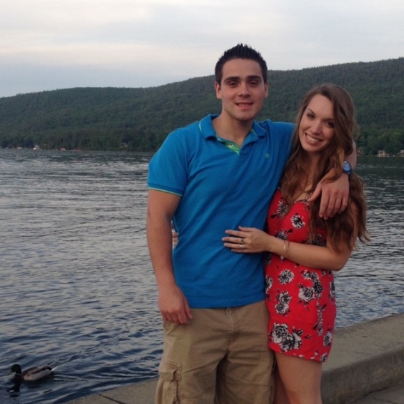 Meet your Posher, Caitlin - Picture 4 of 7