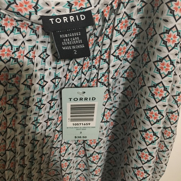 Torrid adjustable spaghetti strap tank top. - Picture 3 of 4